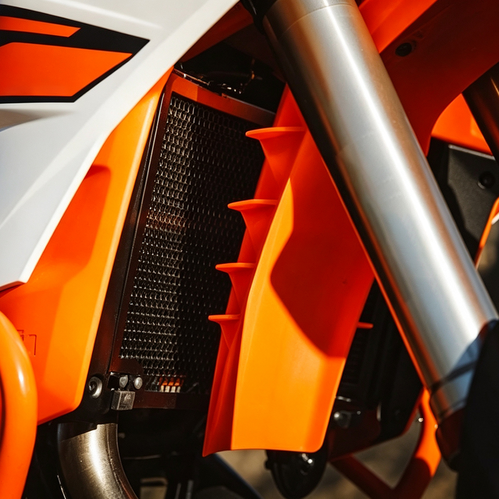 KTM 690 ENDURO R Radiator Guard 2026+ detail 2