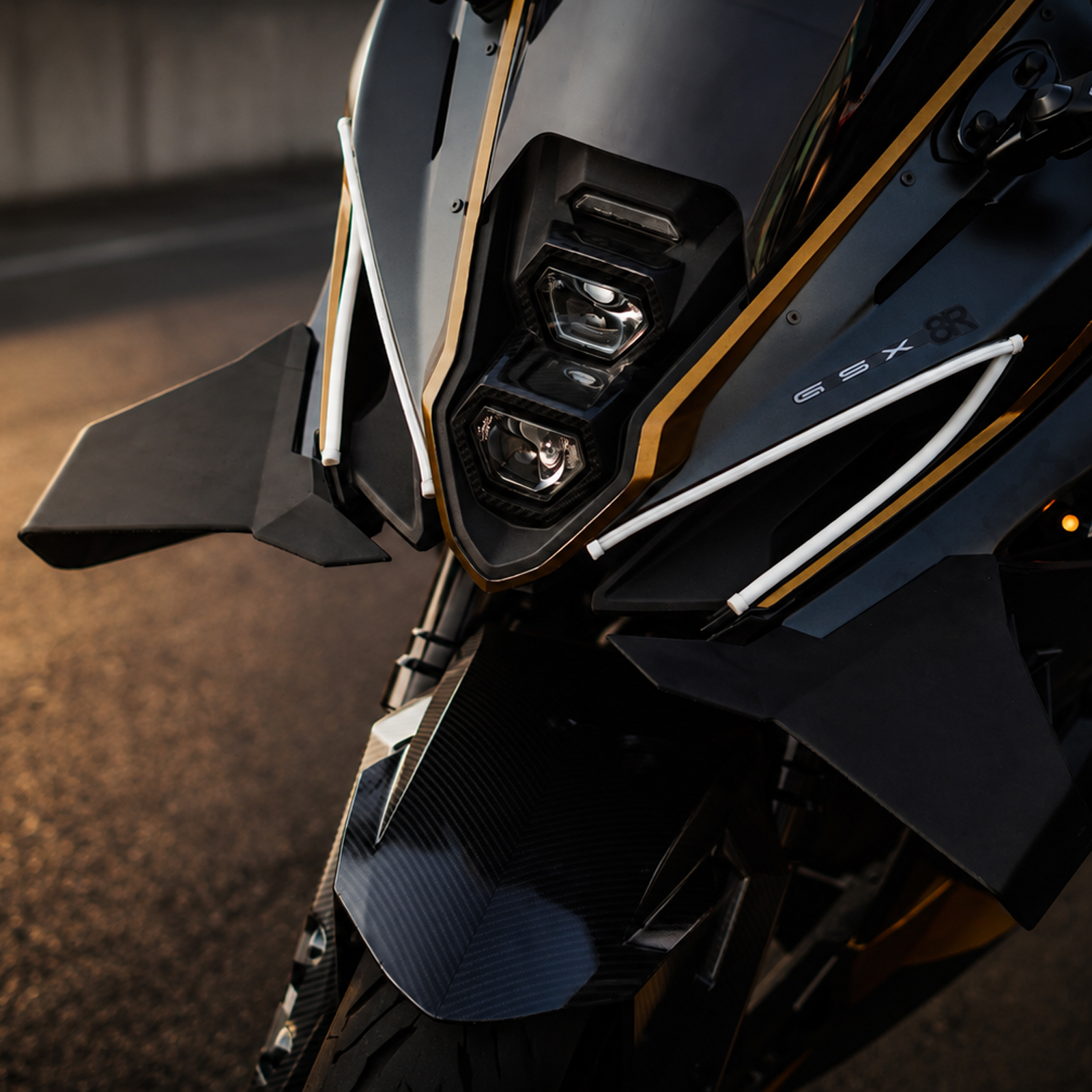 GSX-8R Front spoiler